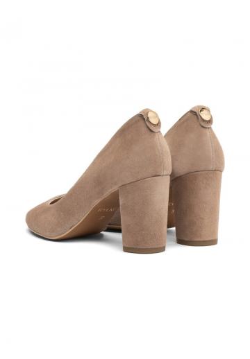 Туфли с высоким носом