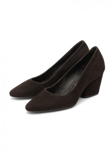 Туфли с высоким носом