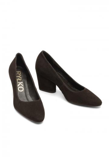 Туфли с высоким носом