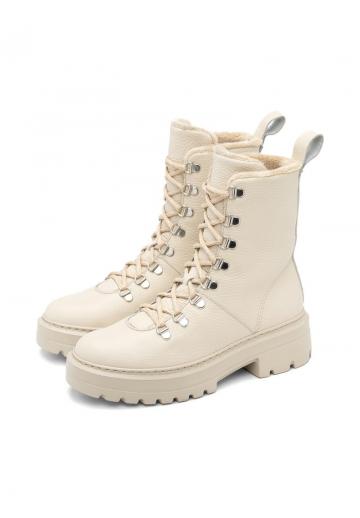 Ботинки на шнуровке