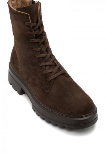 Ботинки на шнуровке