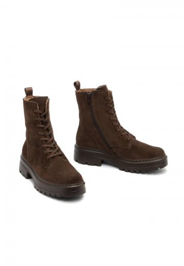 Ботинки на шнуровке