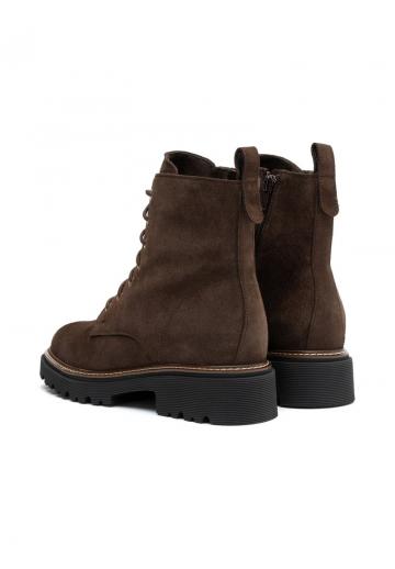 Ботинки на шнуровке