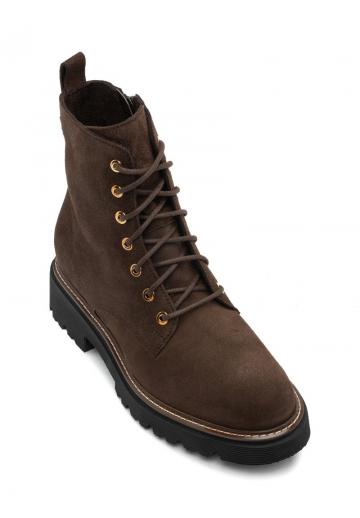 Ботинки на шнуровке