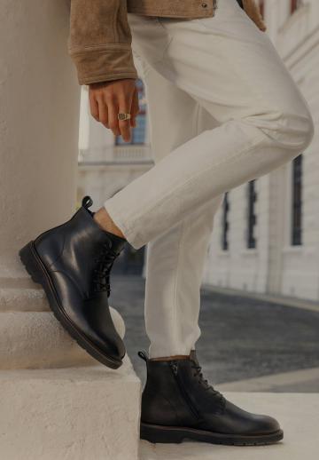 Ботинки на шнуровке