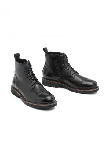 Ботинки на шнуровке