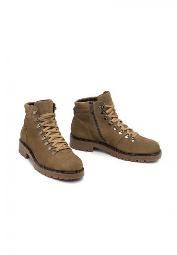 Ботинки на шнуровке