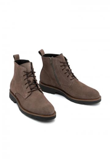 Ботинки на шнуровке