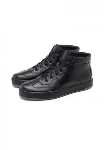 Ботинки на шнуровке