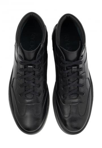 Ботинки на шнуровке