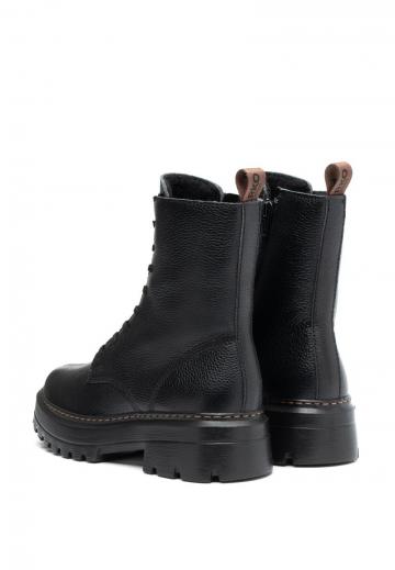 Ботинки на шнуровке