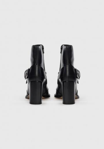 Полусапожки на высоком каблуке