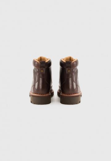 Ботинки на шнуровке