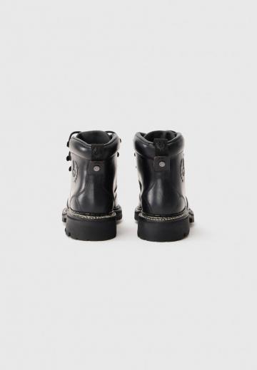 Сапожки на танкетке