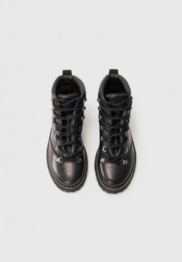 Сапожки на танкетке