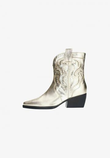 Ковбойские сапожки