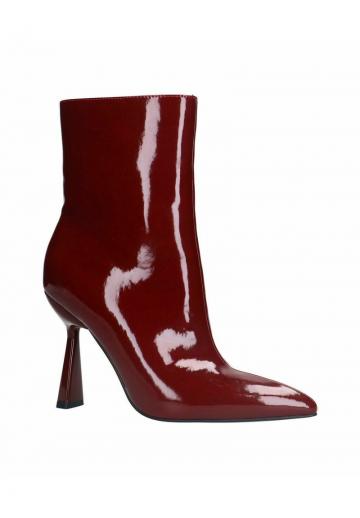 Полусапожки на высоком каблуке