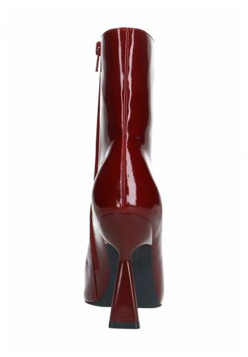 Полусапожки на высоком каблуке