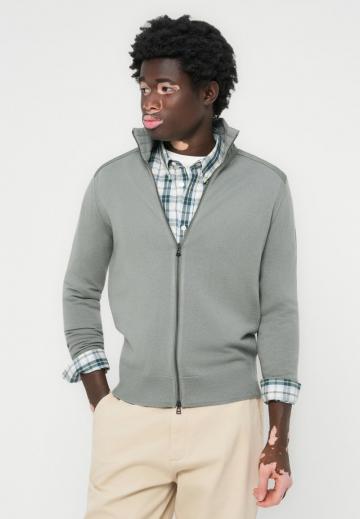 Вязаная кофта