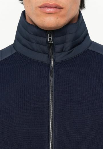 Вязаная кофта