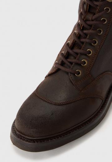 Ботинки на шнуровке