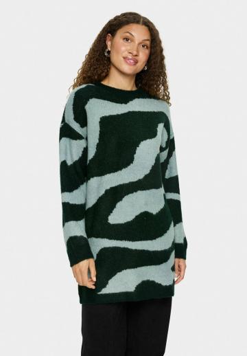 Вязаное платье