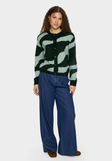 Жаккардовая вязаная кофта