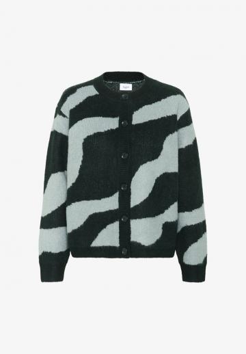 Жаккардовая вязаная кофта