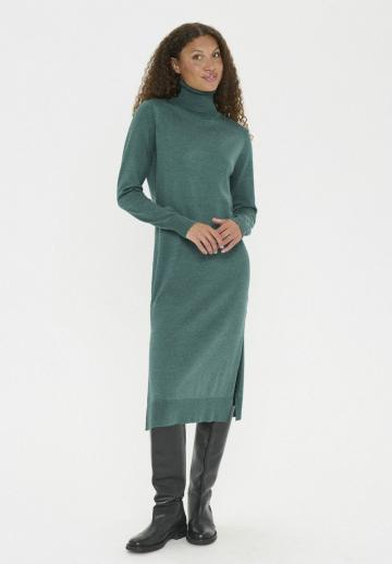 Вязаное платье