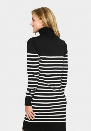 Вязаное платье