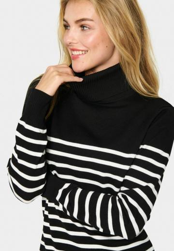 Вязаное платье