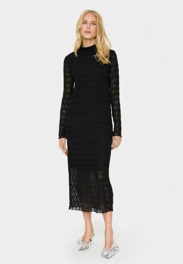 Вязаное платье