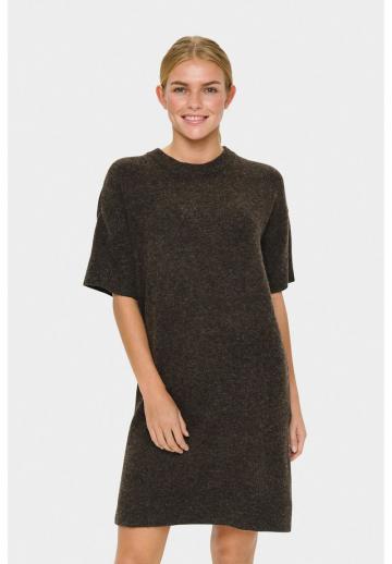 Вязаное платье