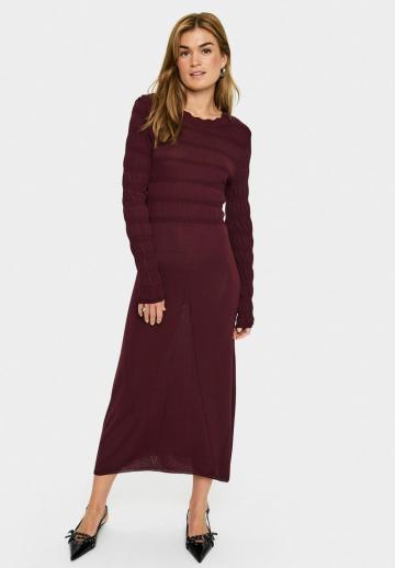 Вязаное платье