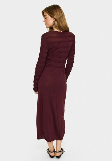 Вязаное платье