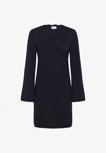 Вязаное платье