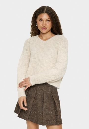 Пуловер с вырезом V