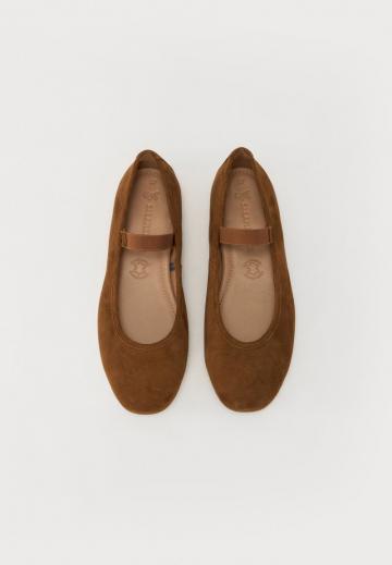 Спортивные балетки