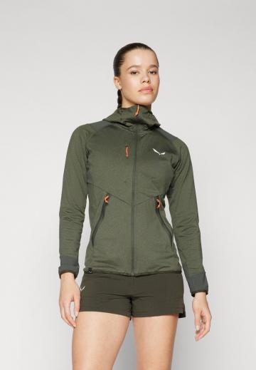 Спортивная куртка