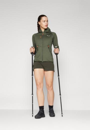 Спортивная куртка