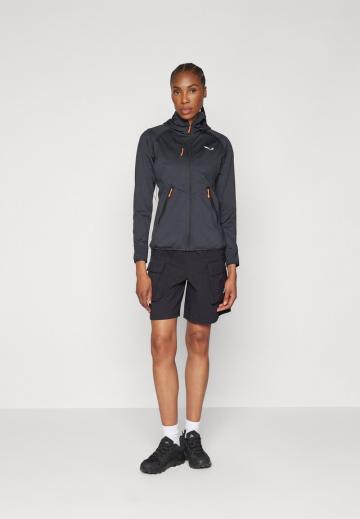 Спортивная куртка