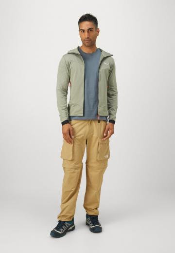 Спортивная куртка