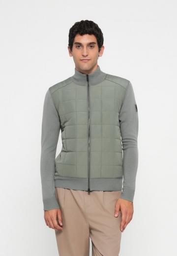 Вязаная кофта