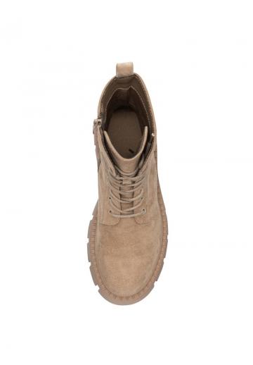 Ботинки на шнуровке