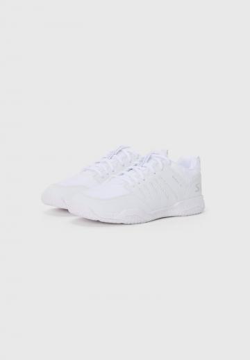 Кроссовки для зала