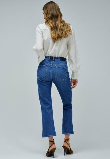 Короткие джинсы