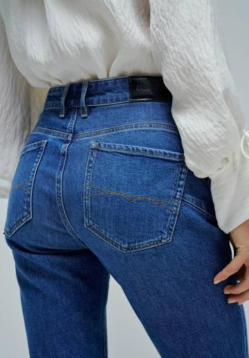 Короткие джинсы