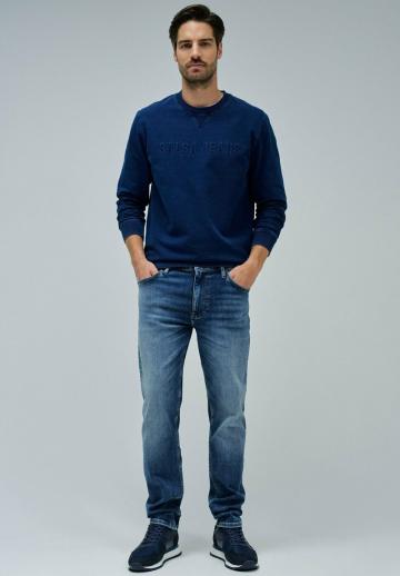 Прямые джинсы