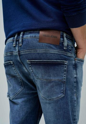 Прямые джинсы