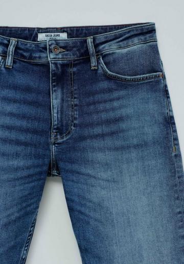 Прямые джинсы